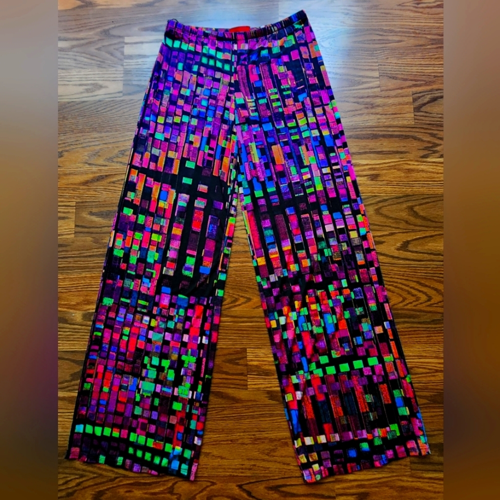Josie Natori Black and Pink Artistic Leggings with Geometric Pattern